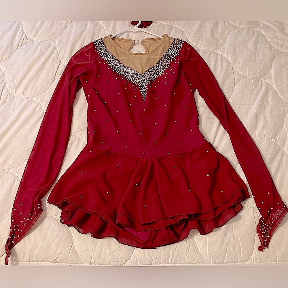 Wine/burgundy figure skating dress, fits AS to AM, loaded w/crystals. Gorgeous!